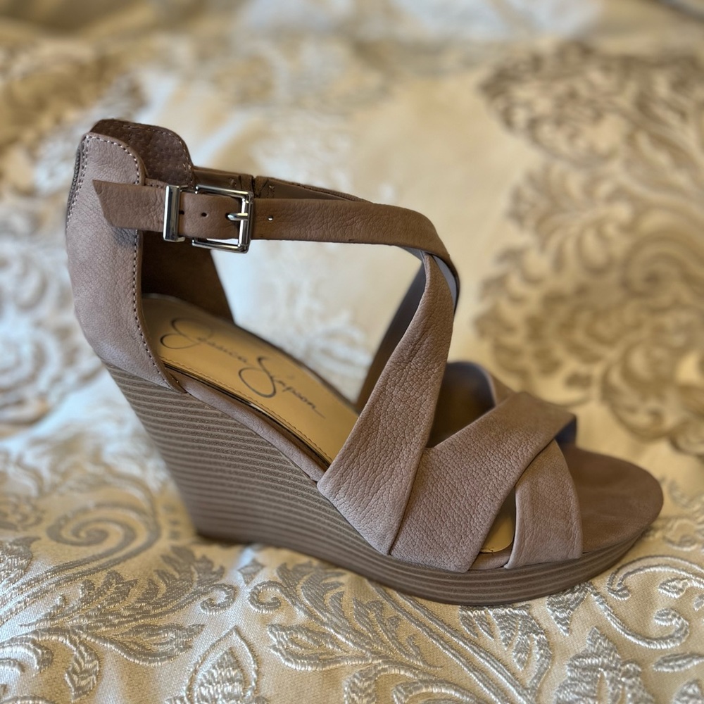 Jessica Simpson Jakayla Wedge - Taupe